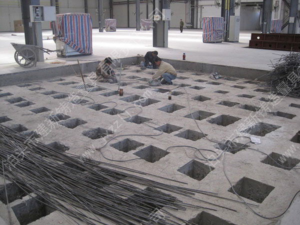  ���_��˨���b